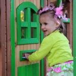 Casuta de Joaca pentru Alex podea si cu verandă Maro - Verde AXI Casuta de Joaca pentru Alex podea si cu verandă Maro - Verde AXI